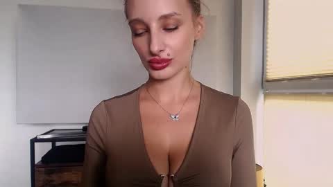 MarilynDevilish online show from September 17, 7:28 am