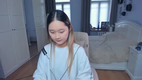 Leti online show from November 23, 9:33 am