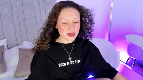 mari online show from December 18, 9:30 pm