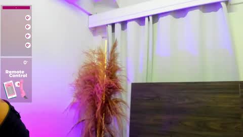 martina mIIler online show from February 11, 12:47 pm