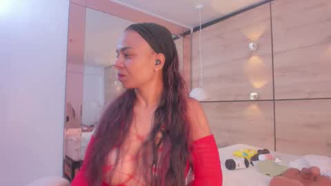 martina touss  online show from January 8, 1:26 pm