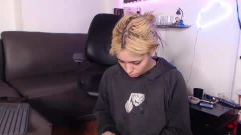                      100   online show from March 7, 6:24 am