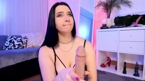 Mary online show from December 5, 7:41 am