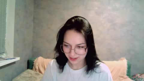 Stephie online show from December 4, 8:20 pm