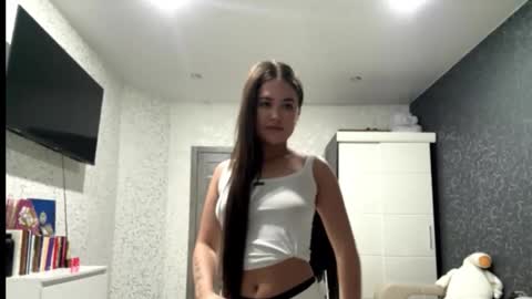 Lola online show from February 28, 6:18 pm