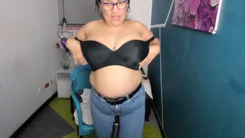 Marylin online show from December 20, 6:08 am