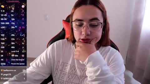 Dulce Maria online show from October 22, 8:14 pm