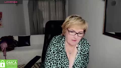 Lana online show from January 3, 6:01 am