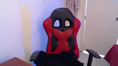 maxinesex_ online show from April 8, 5:15 pm