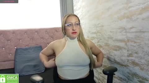 Maya online show from October 18, 2:14 am