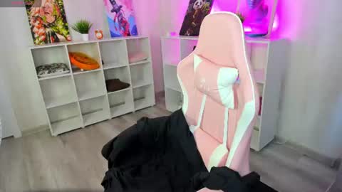 Maya online show from July 4, 1:45 am