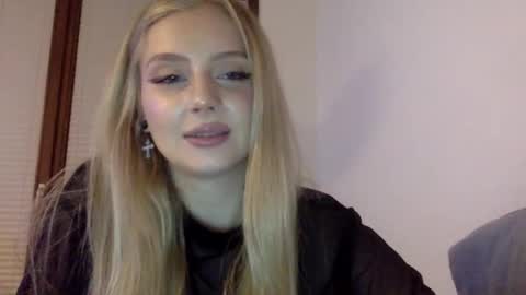 mayaflirt online show from March 25, 9:39 pm