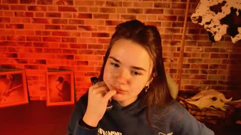 maybloom_ online show from February 24, 6:12 am