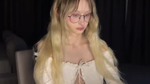 mayvi_cold online show from June 21, 6:34 pm