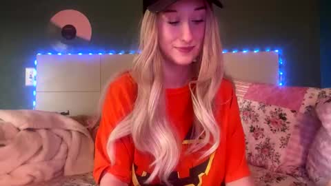 meadowmoon3 online show from March 26, 12:13 am