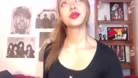 Emily online show from February 3, 10:43 pm