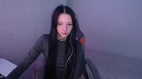 mefwhOre online show from October 5, 7:19 pm