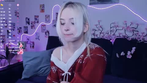 Megan  online show from December 18, 7:07 pm