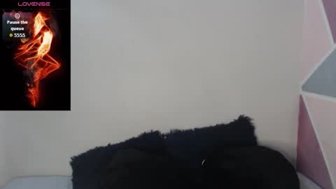 Megan and sophi online show from October 20, 5:32 am