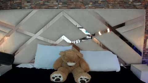     online show from September 19, 12:04 pm