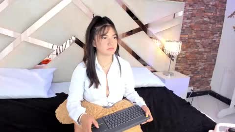     online show from September 26, 2:15 pm