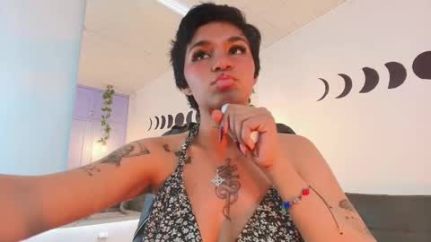 megan_hottts online show from January 17, 5:20 pm