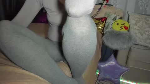 Nicki--------- Welcome to my Room online show from November 19, 7:14 pm