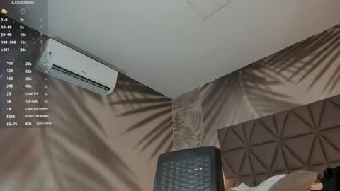 MEGGY MAE online show from December 17, 12:20 pm