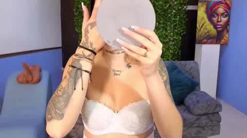 Mei online show from November 14, 12:05 pm