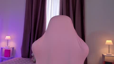 Mei  online show from September 16, 9:12 pm