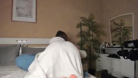  Start every day 2000 - 700 online show from February 13, 1:18 am