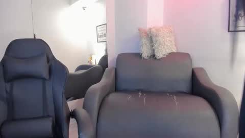 melan_owen online show from February 25, 11:09 am