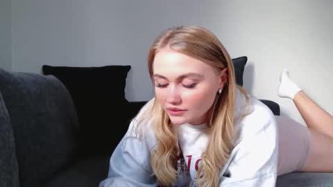 Melania online show from September 28, 2:44 pm