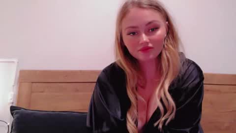 Melania online show from April 9, 5:40 pm