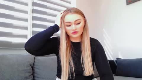 Melania online show from April 11, 12:20 pm