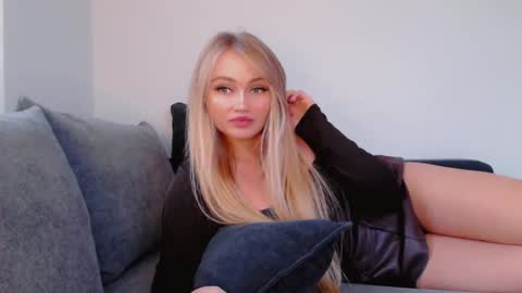 Melania online show from November 10, 12:33 pm