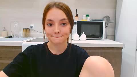 MelanieAlves online show from February 13, 1:46 pm