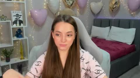MelanieAlves online show from February 14, 1:46 pm