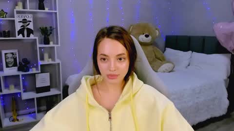 MelanieAlves online show from April 13, 8:31 pm