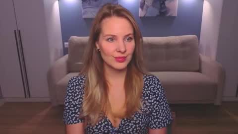 Melanie Bennett online show from March 3, 6:19 am