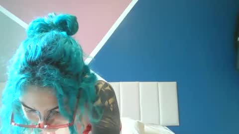 Melanie online show from October 18, 6:53 pm