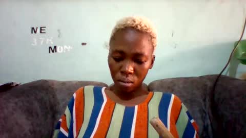 melaninndriping online show from November 4, 9:47 am