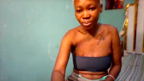 melaninndriping online show from October 28, 7:36 am