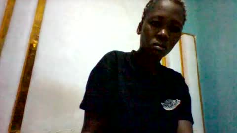 melaninndriping online show from December 1, 4:27 am