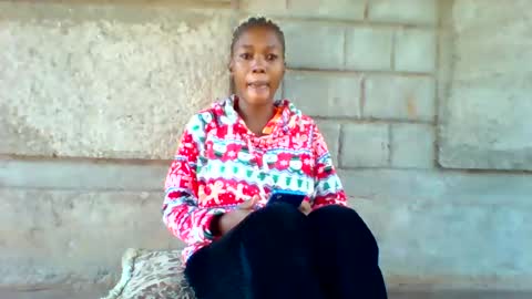 melaninndriping online show from November 29, 7:01 am