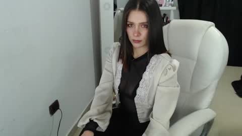 Melannie online show from January 30, 2:36 pm