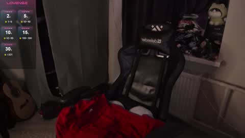 Ash online show from October 16, 1:47 pm