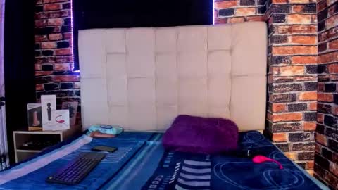 melany303av online show from February 3, 6:33 am