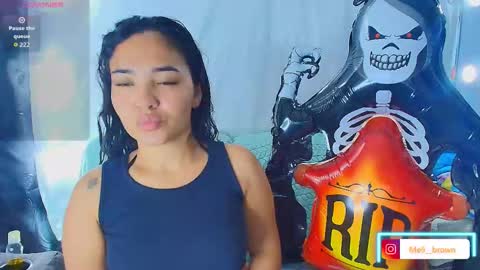    Independent model online show from October 26, 3:13 am