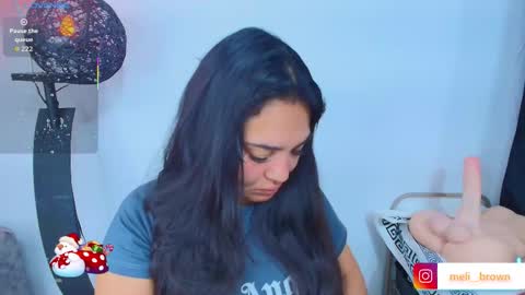    Independent model online show from February 1, 4:44 am